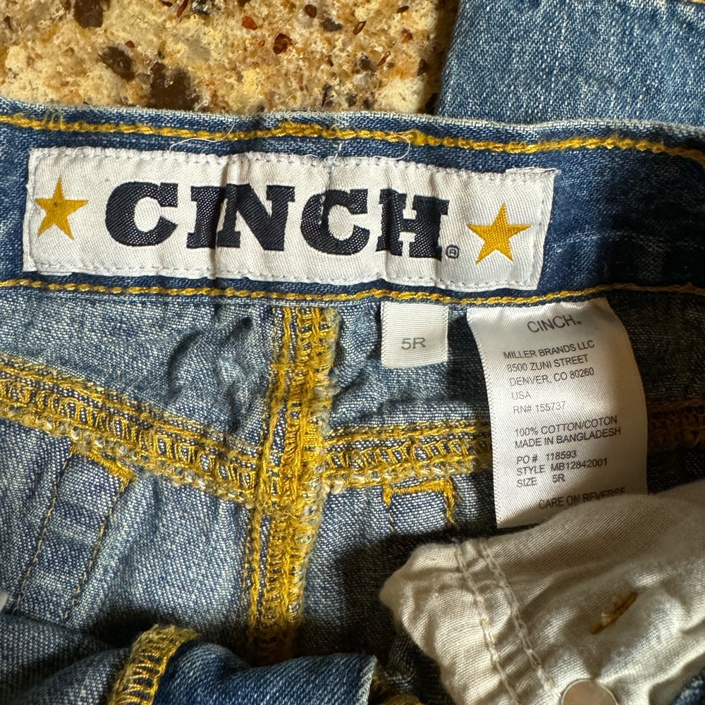 Boys Cinch Jeans Size 5R. No visible wear on these.